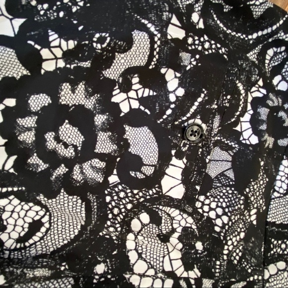 Express Shorts - Picture 4 of 4